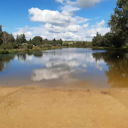 Aux Champs De La Colline *