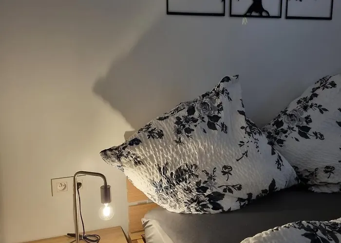 Aux Champs De La Colline Apartment *